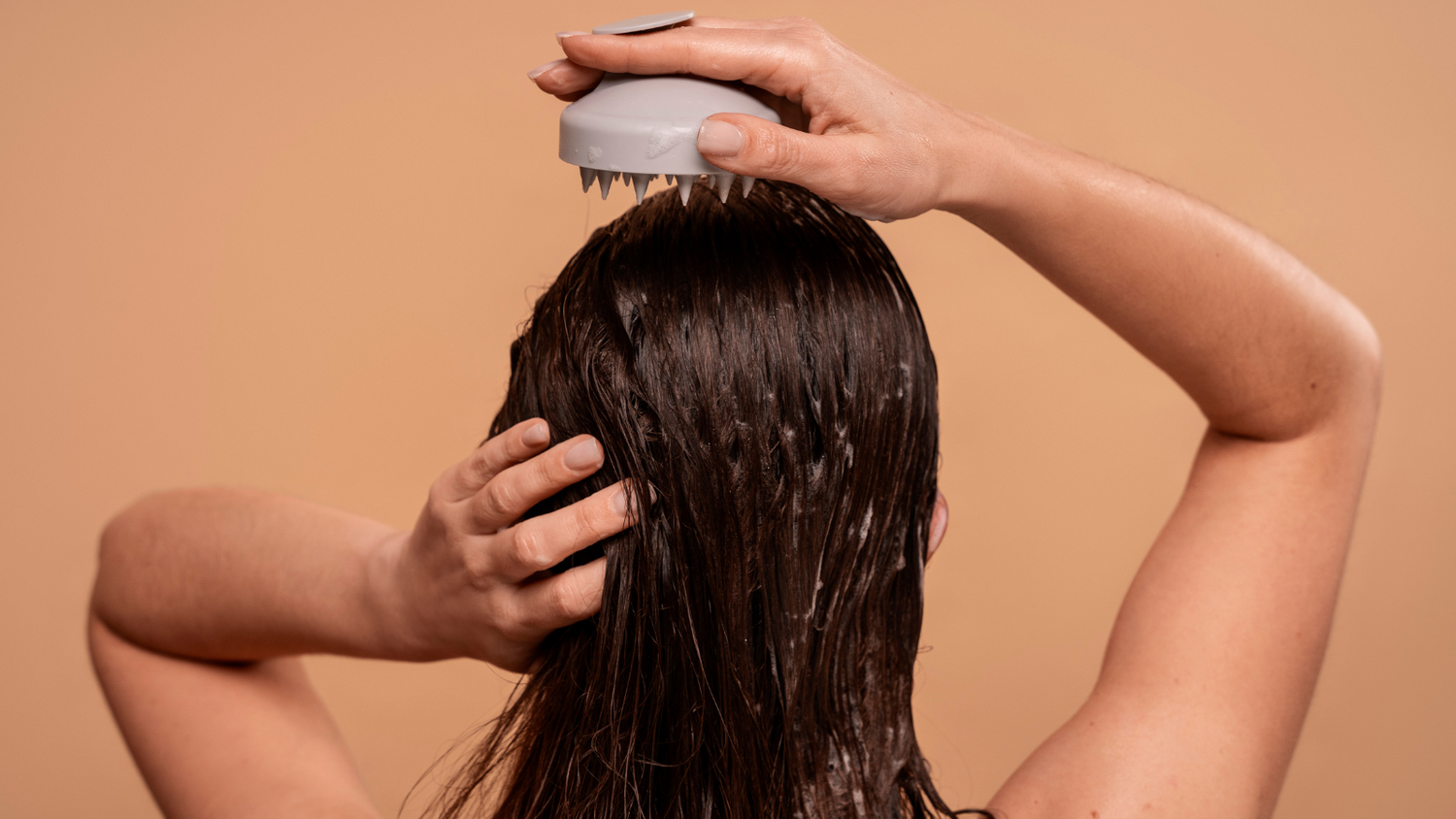 Rosmarin-Öl, Biotin & Co: Welche Haircare-Trends halten, was sie versprechen?